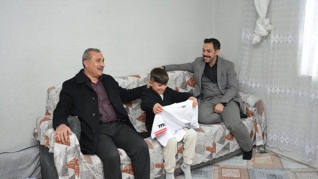 Kaymakam Uzun, Türkiye şampiyonunu ziyaret etti