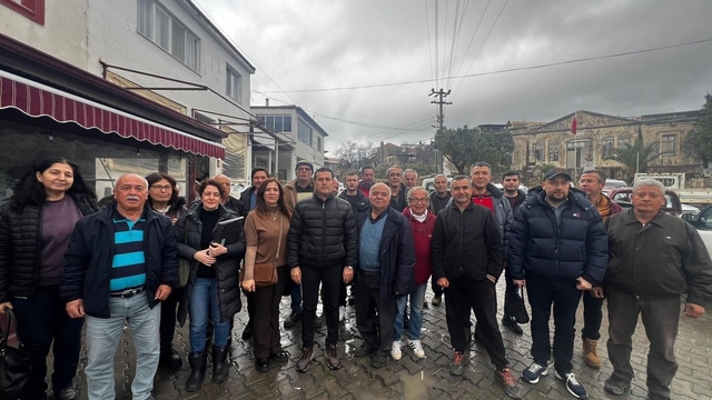 Datça'da üreticilere 'badem hastalık ve zararları' eğitimi verildi