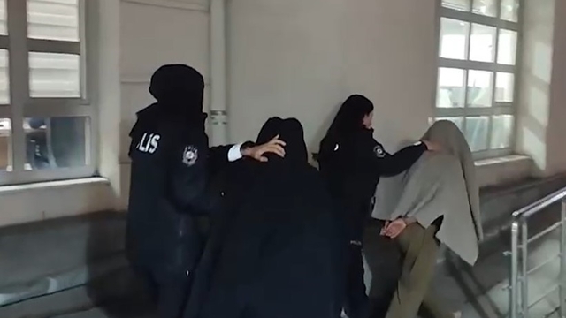 Fuhuş pazarlığı yaptıkları şahsın altın ve dövizlerini çalan şüpheliler yakalandı