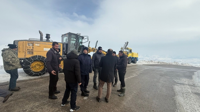 Aydıntepe'de Kış Festivali öncesi yol açma çalışmaları yapılıyor