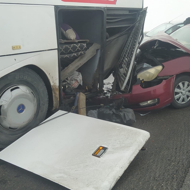 Sivas'ta yolcu otobüsü zincirleme trafik kazasına karıştı