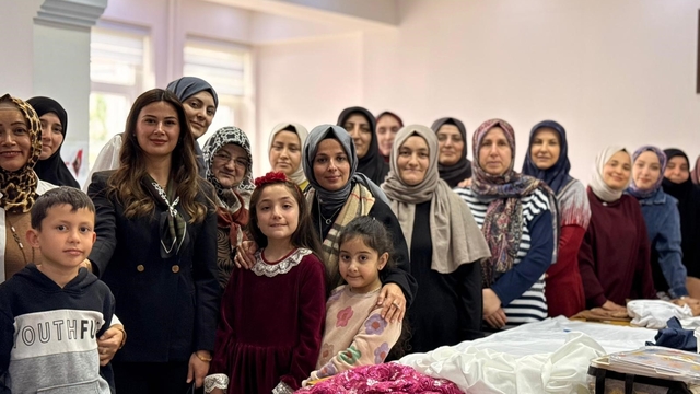 Vali Sözer'in eşi Söğüt'te temaslarda bulundu