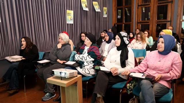 Osmangazi Belediyesi dijital pazarlama uzmanları yetiştiriyor
Dijital pazarlama programını bitirenler sertifikalarına kavuştu