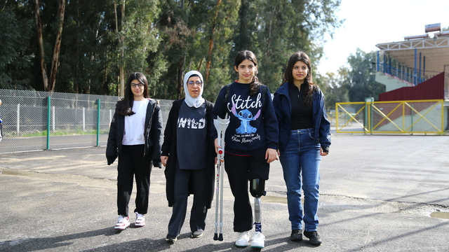 6 ŞUBAT DEPREMLERİNİN ÜÇÜNCÜ YILI - Enkazdan kurtarıldıktan sonra protezle ayağa kalkan Tuğba yeşil sahada moral buldu