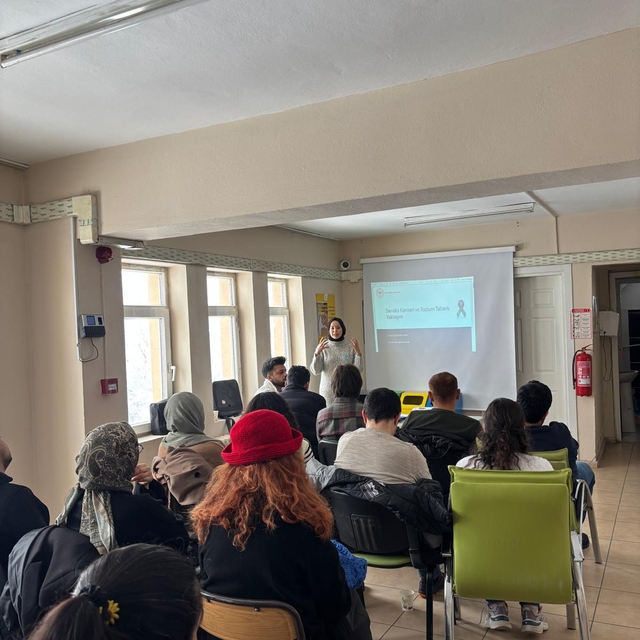 Malazgirt'te Serviks Kanseri Farkındalık Ayı dolayısıyla etkinlik düzenlend...