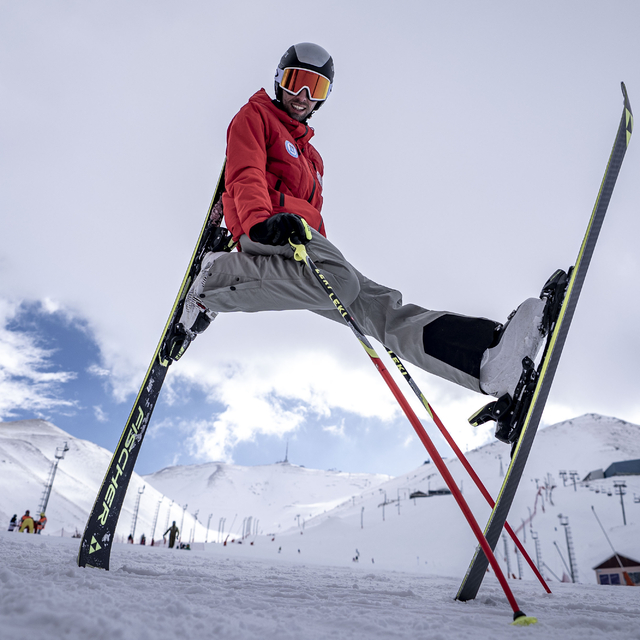 Kayakla atlamaya kiralık ekipmanla başladı, üçüncü kez olimpiyat sahnesine...