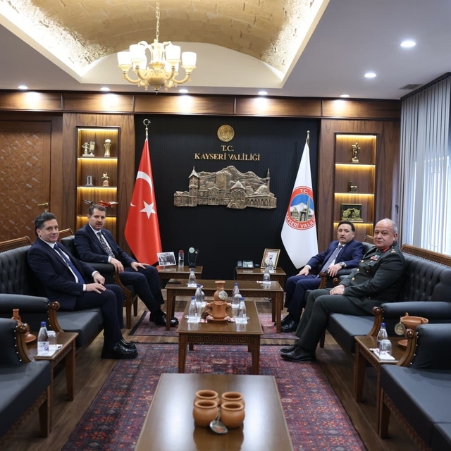 Kara Kuvvetleri Komutanı Tokel ve Bakan Yardımcısı Ayhan'dan Vali Çiçek'e z...