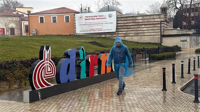 Edirne'de sağanak etkili oluyor