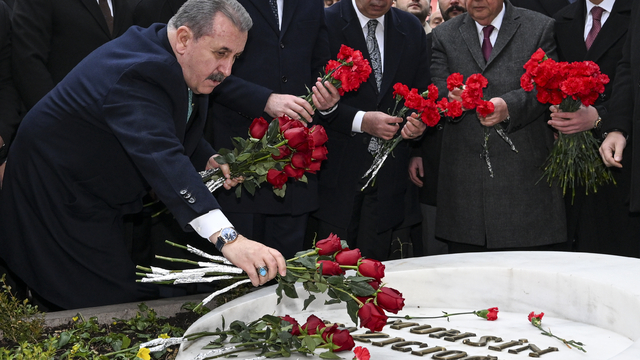 Muhsin Yazıcıoğlu, BBP'nin 33. kuruluş yıl dönümünde kabri başında anıldı