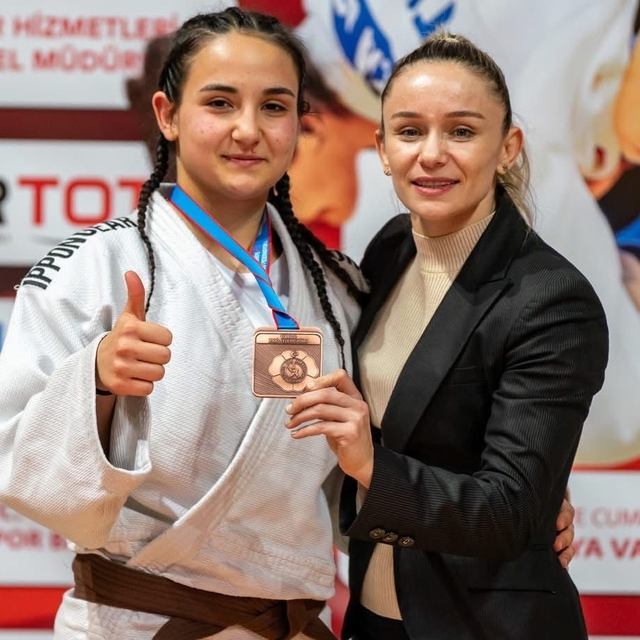 Yunusemreli Kevser'den milli takıma uzanan bronz