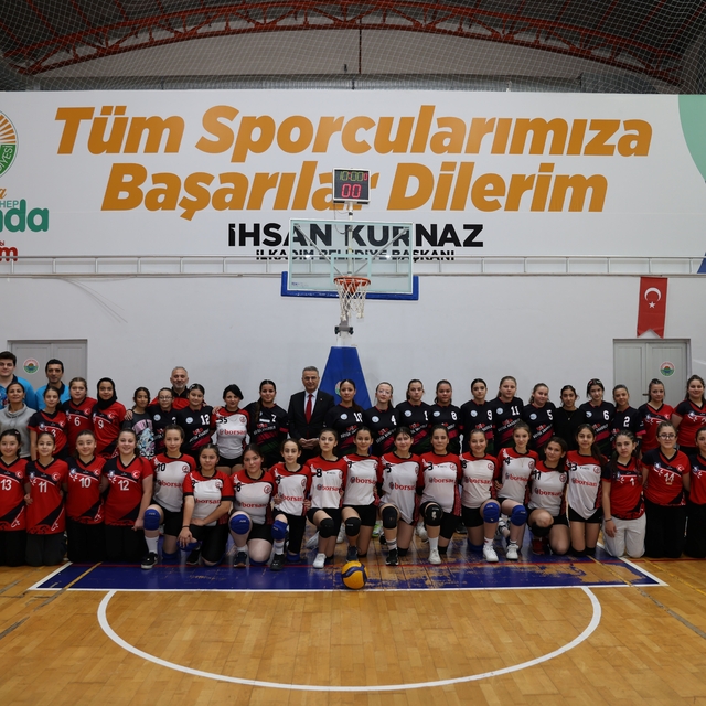 İlkadım'dan sporculara eğitim desteği