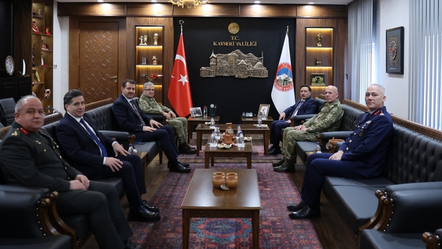 Kayseri Valisi Çiçek, Kara Kuvvetleri Komutanı Orgeneral Tokel ile Milli Savunma Bakan Yardımcısı Ayhan'ı ağırladı