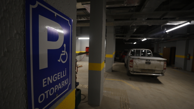 6 ŞUBAT DEPREMLERİNİN ÜÇÜNCÜ YILI - "Yeniden inşa edilen Malatya'da" trafik yer altı otoparklarıyla rahatlayacak