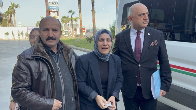 Akaryakıt istasyonu faciasında keşif: Acılı anne olay yerine ilk kez geldi, gözyaşlarına boğuldu