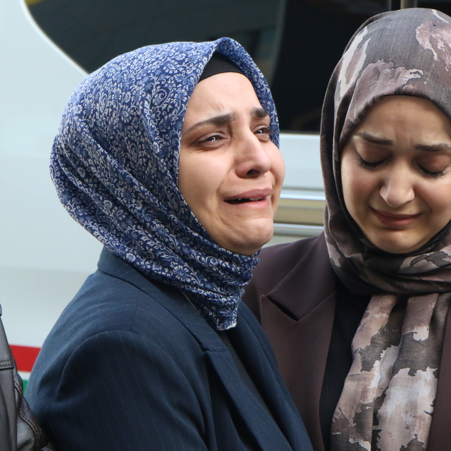 Eşi ile 2 kızını heyelan faciasında kaybeden anne, keşifte gözyaşı döktü: H...