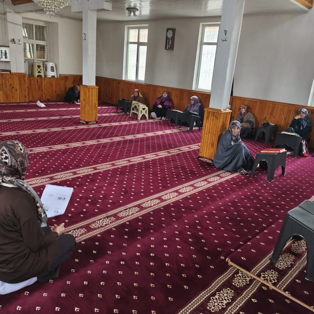 Emet'te "Şiddetin Türleri ve Sosyal Hizmetlerin Çalışmaları" konulu bilgile...