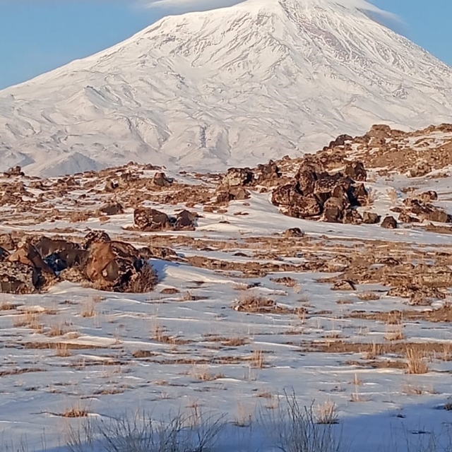 Ağrı Dağı'nın zirvesinde oluşan mercek bulutu hayran bıraktı