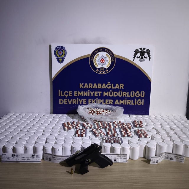 İzmir'de binlerce uyuşturucu hap ele geçirildi