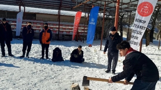 Sinoplu izcilerden zorlu kış kampı