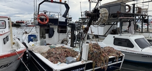 Tekirdağlı küçük tekne balıkçıları karides için ağ atmaya hazırlanıyor