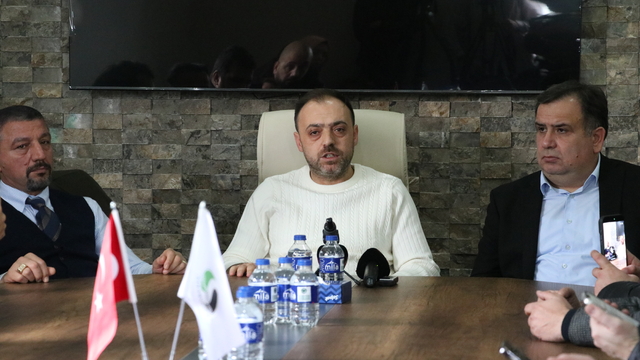 Sakaryaspor Başkanı Zengin, gazetecilerle bir araya geldi