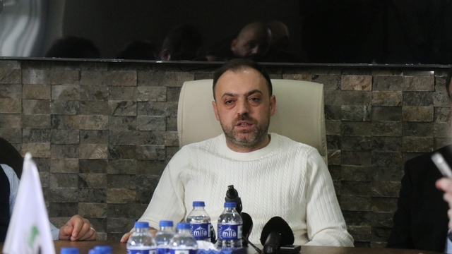 Sakaryaspor Başkanı Enes Zengin'den 1 aylık rapor: 8 transfer, 18 dosya kapatma
Enes Zengin: "Bazı yollar taşlı olabilir ama biz bu takımı bu ligde tutacağız"
Yolumuzun uzun olması sorun değil; zamanımız kısıtlı