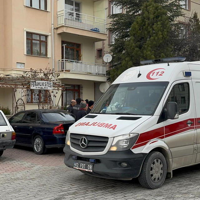 Tüfeğini temizlerken kendini yaraladı