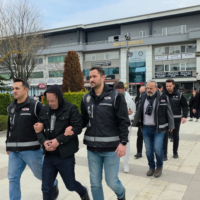 Tapu memurunun dikkati milyonluk vurgunu engelledi
Sahte kimlikle arazi sat...