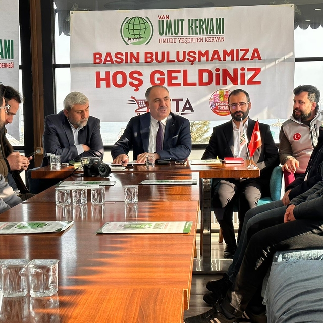 Van'da Sudan ve Suriye için yardım kampanyası