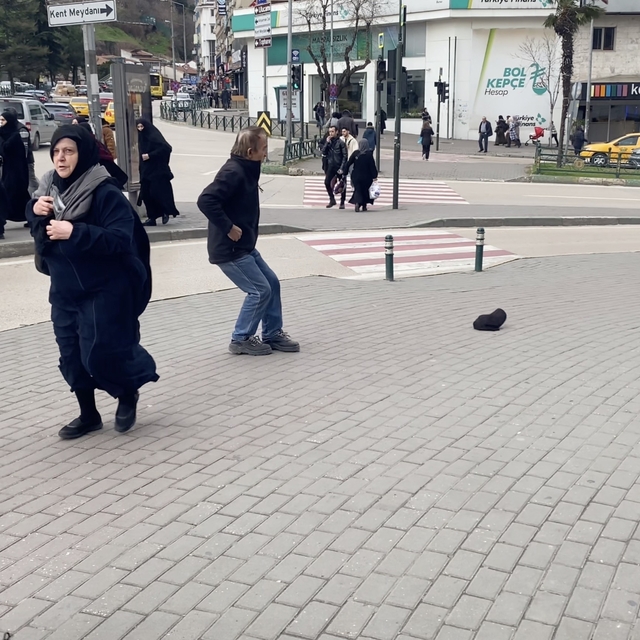 Bursa'da kuvvetli rüzgâr etkisini artırdı