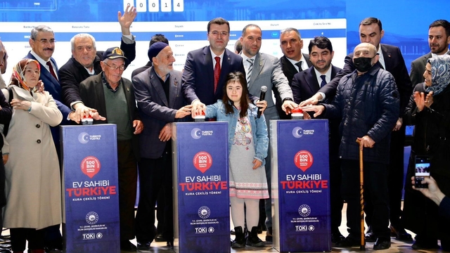 Niğde'de 2 bin 604 sosyal konutun hak sahipleri kura ile belirlendi