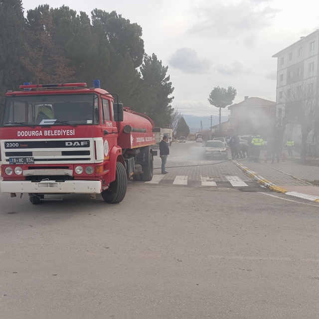 Dodurga'da yangın çıkan otomobilde hasar oluştu