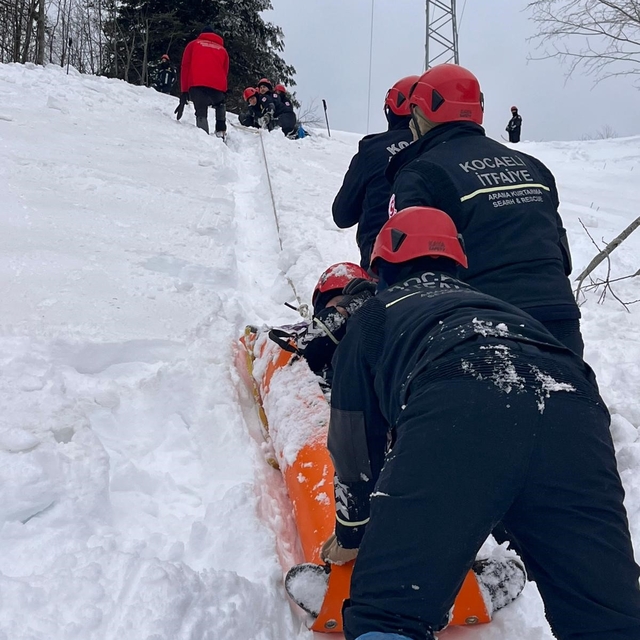 Zorlu kış şartlarında kurtarma tatbikatı