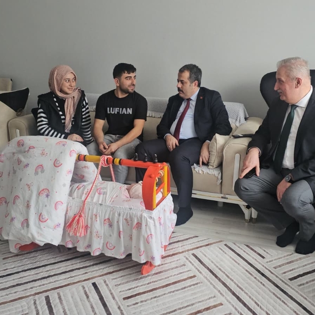 Samsun'da Aile ve Gençlik Fonu'ndan yararlanan aile bebek sevincini yaşadı