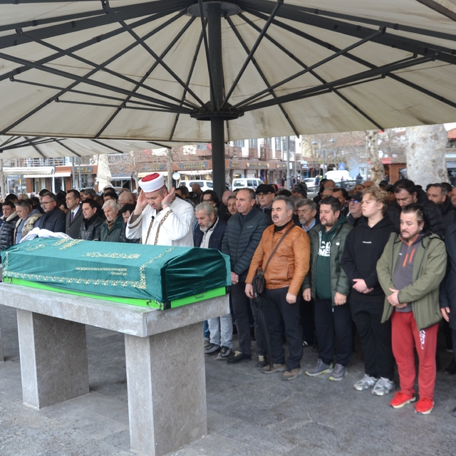 Fotoğrafın ustası Sadri Varol gözyaşları ile uğurlandı