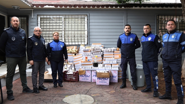 Mersin'de merdiven altı üretilen 6 bin 86 kavanoz sahte krem ele geçirildi