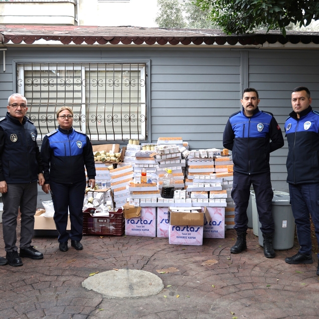 Mersin'de merdiven altı üretilen 6 bin 86 kavanoz sahte krem ele geçirildi