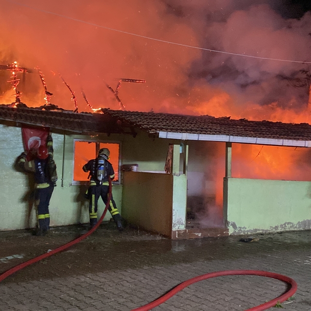 74 yaşındaki annesine dehşeti yaşatan sanığın yeniden yargılanmasına başlan...