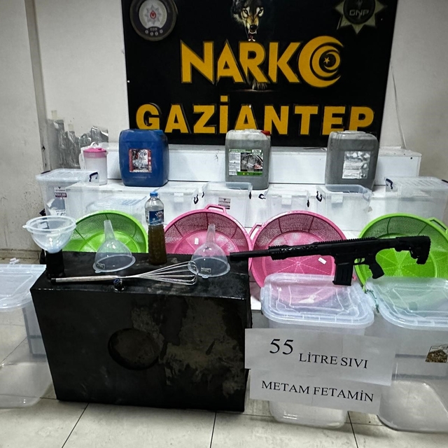 Gaziantep'te 55 litre sıvı metamfetamin ele geçirildi, 3 şahıs tutuklandı