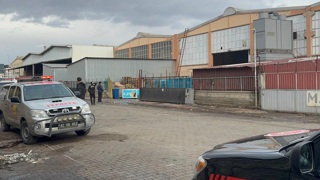 Depoda 'amonyak gazı' sızıntısı; ekipler tahliye çalışması yaptı