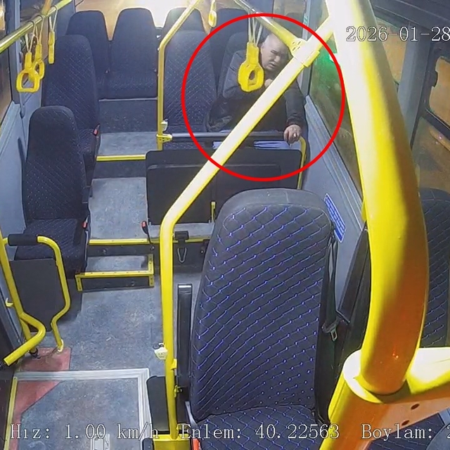 Kalp krizi geçiren yolcuyu hastaneye yetiştiren otobüs şoförü, 3 yıl ambula...