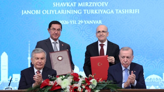 Cumhurbaşkanı Erdoğan, Özbekistan Cumhurbaşkanı Mirziyoyev'i resmi törenle karşıladı (3)