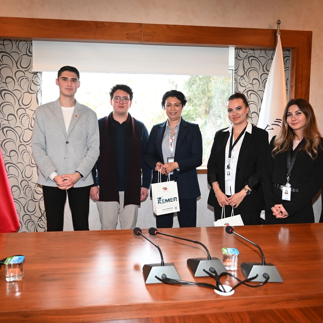 Kemer Belediyesi Gençlik Meclisi'nden LÖSEV'le iş birliği