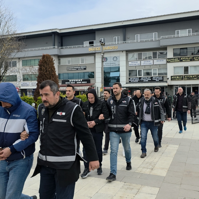 Sahte kimlikle arazi satıp milyonluk vurgun yapmaya çalışan 4 kişi tutuklan...