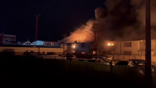 Düzce'de strafor fabrikasında yangın