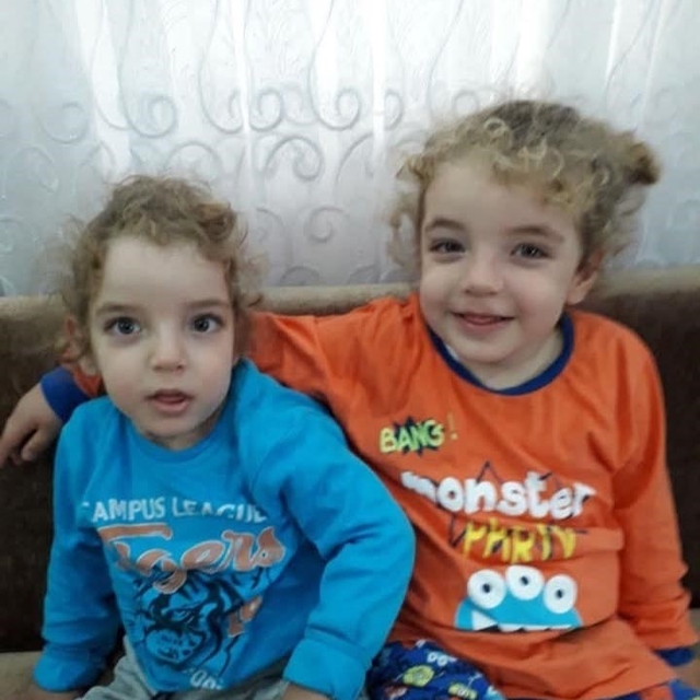 Depremle birlikte öksüz ve yetim kalan siyam ikizi kardeşleri 9 yaşında ölü...