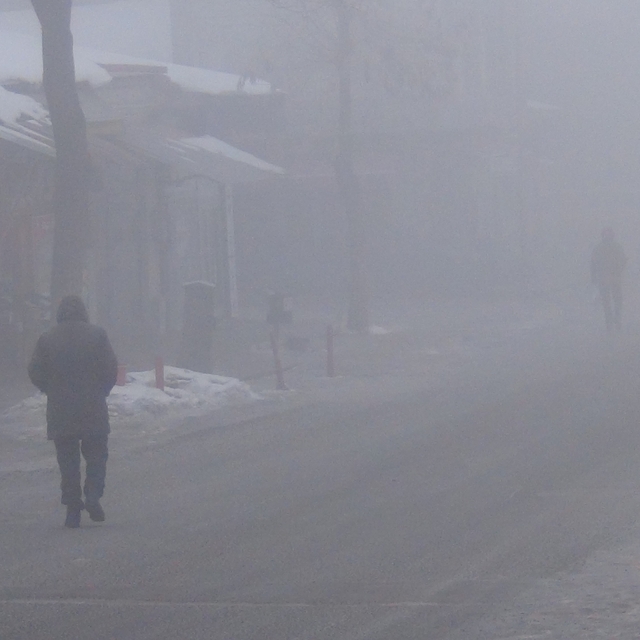 Kars'ta göz gözü görmüyor: Kent siste kayboldu