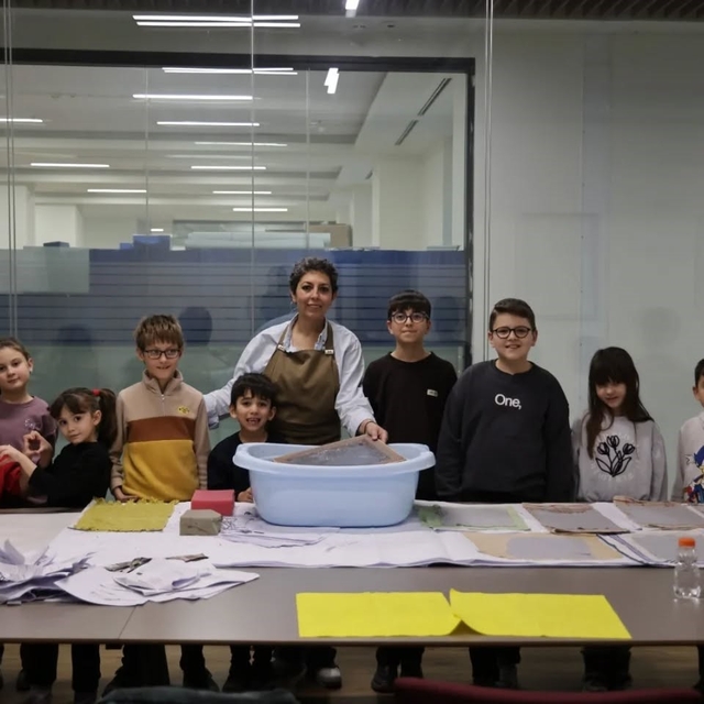 Kütahya'da çocuklardan "Atık Kâğıtlardan El Yapımı Kâğıda Elekte Kâğıt Yapı...