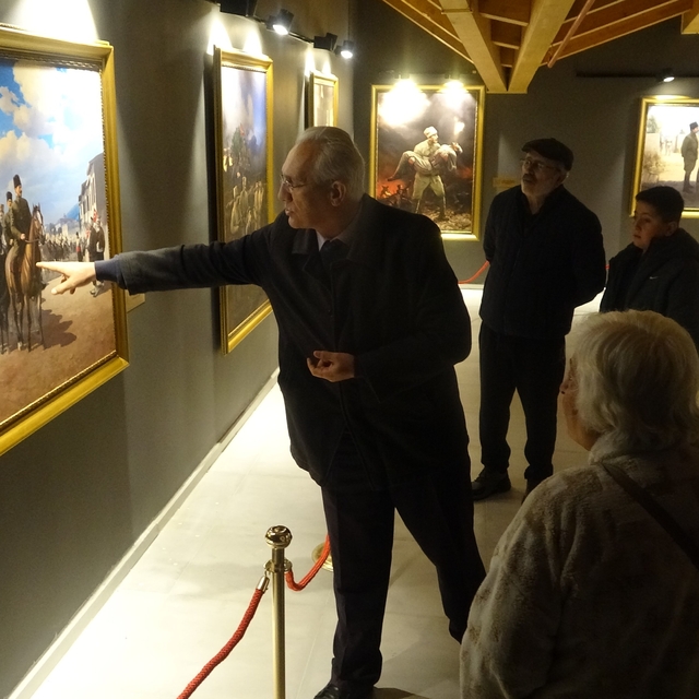 Dumlupınar Diorama Müzesi yoğun ilgi görüyor
30 Ağustos Zaferi'ni gençler,...