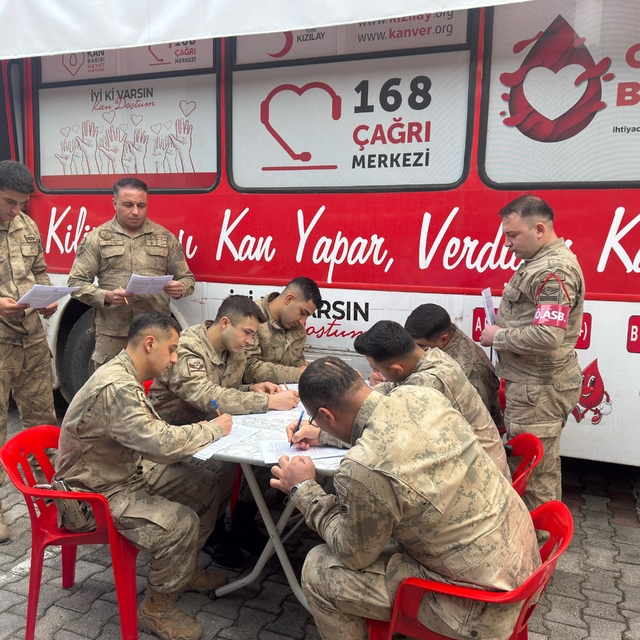 Kilis'te jandarmadan Kızılay'ın kan bağışı kampanyasına destek